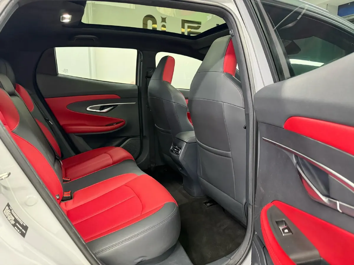 2020 ChangAn UNI-T 1.5T 180HP L4 7DCT,autocango,china used car exporter,china ev exporter,chinese used car exporter,chinese used ev exporter