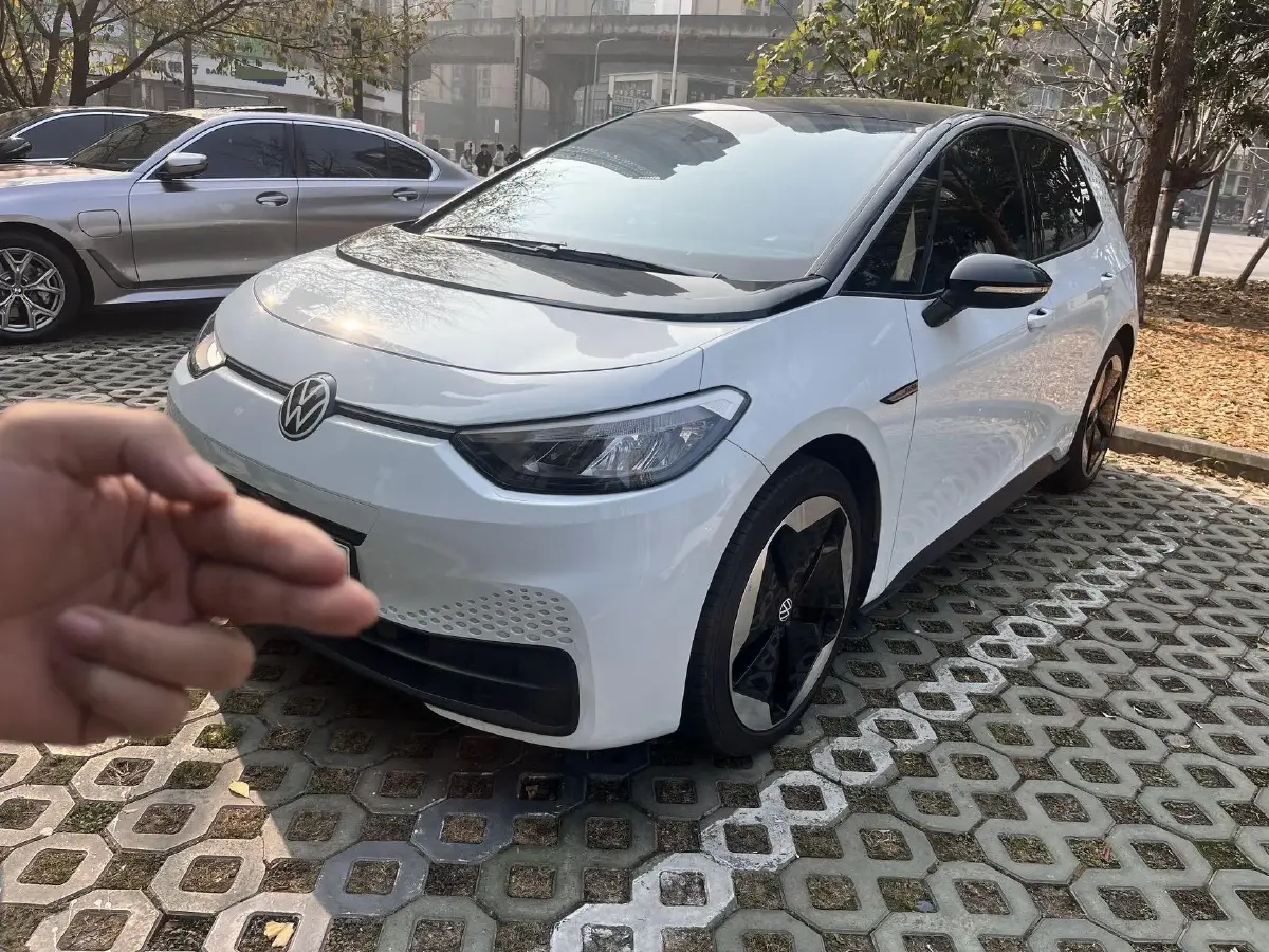 2023 Volkswagen ID.3 BEV 52.8KWH