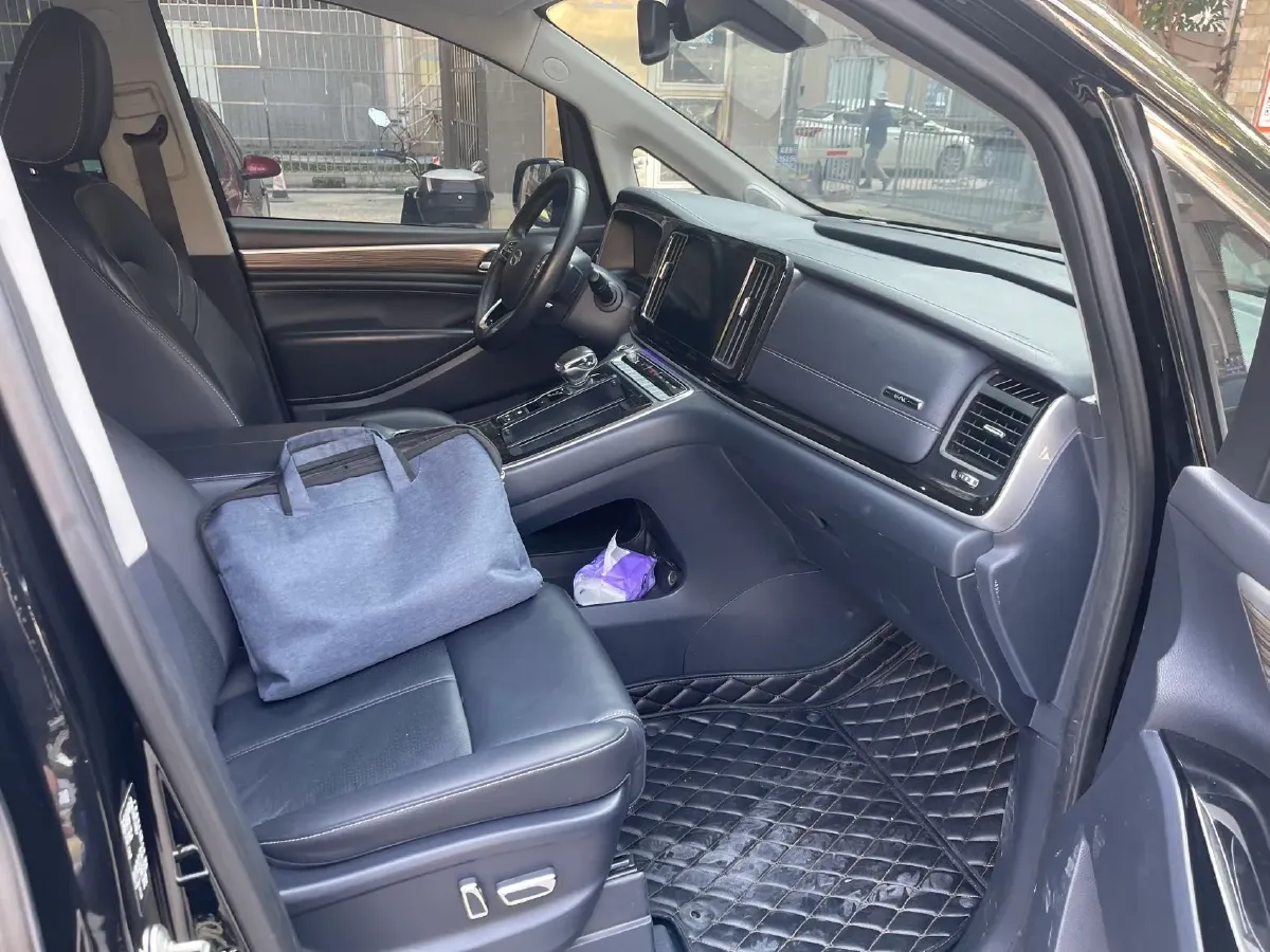 2021 GAC Trumpchi M8 2.0T 252HP L4 8AT,autocango,china used car exporter,china ev exporter,chinese used car exporter,chinese used ev exporter