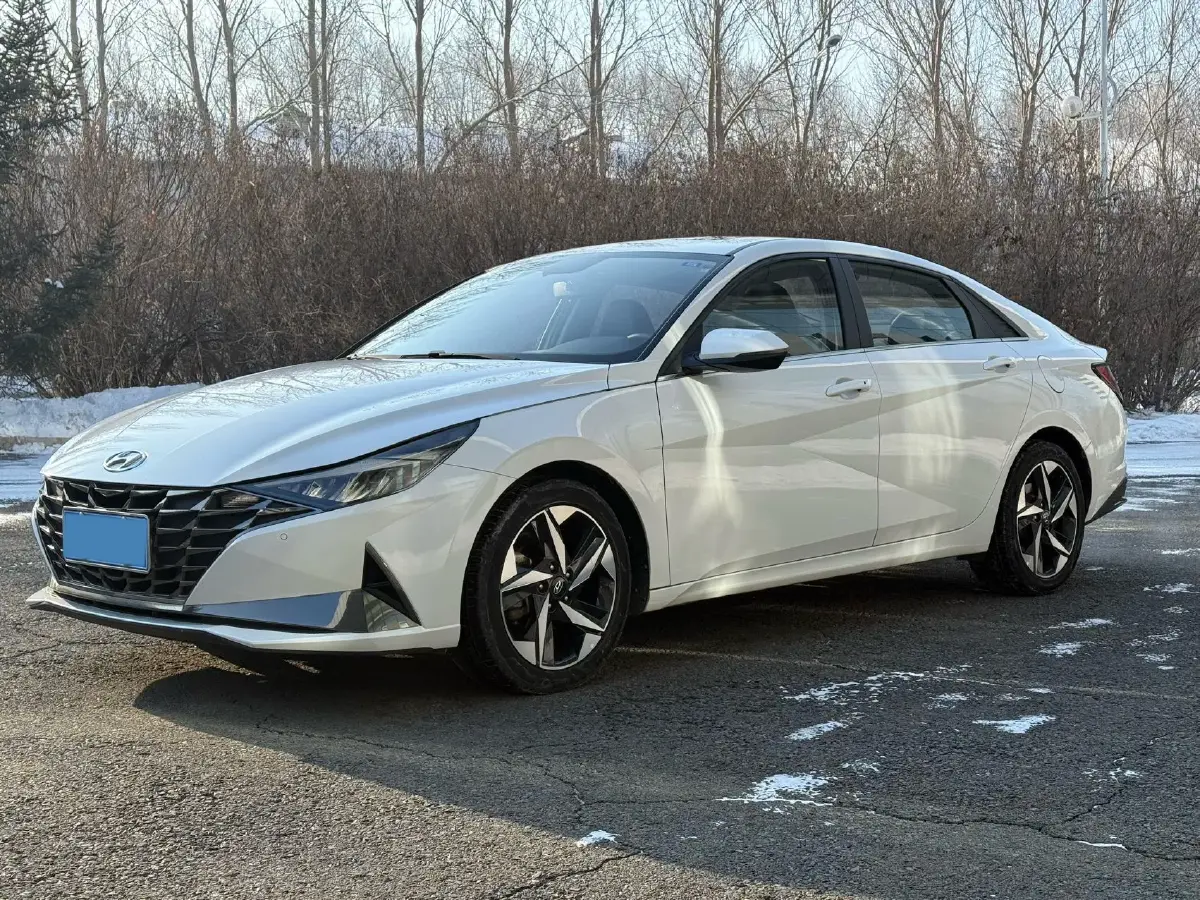 2021 Hyundai Elantra 1.5L 115HP L4 CVT