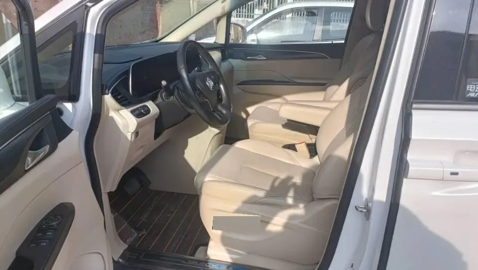 2022 Buick GL8 2.0T 237HP L4 9AT,autocango,china used car exporter,china ev exporter,chinese used car exporter,chinese used ev exporter