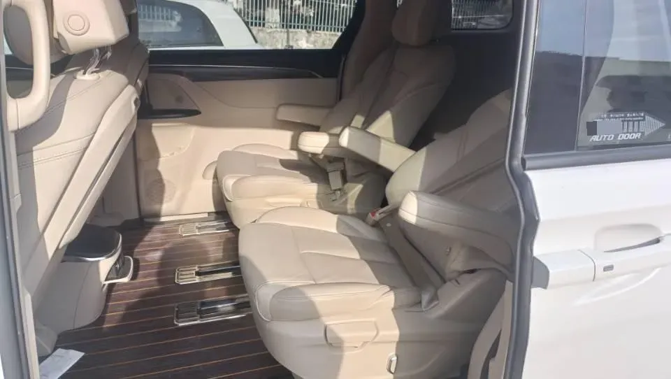 2022 Buick GL8 2.0T 237HP L4 9AT,autocango,china used car exporter,china ev exporter,chinese used car exporter,chinese used ev exporter