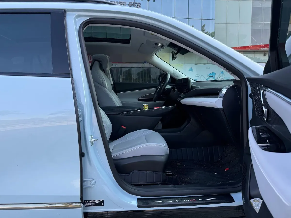 2023 Buick EnvisionPlus 1.5T 211HP L4 9AT,autocango,china used car exporter,china ev exporter,chinese used car exporter,chinese used ev exporter