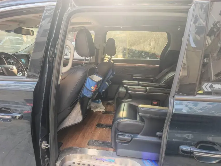 2021 GAC Trumpchi M8 2.0T 252HP L4 8AT,autocango,china used car exporter,china ev exporter,chinese used car exporter,chinese used ev exporter