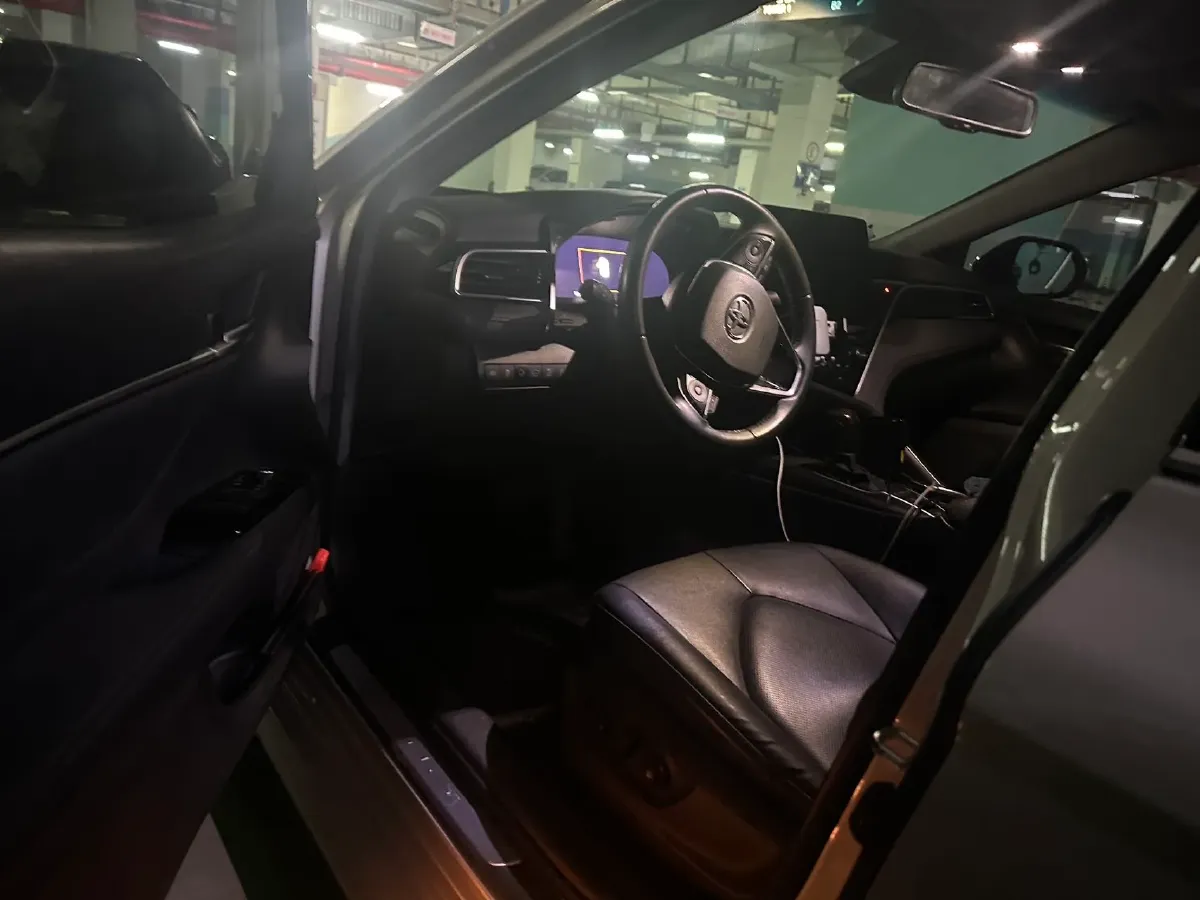 2021 Toyota Camry 2.5L 209HP L4 8AT,autocango,china used car exporter,china ev exporter,chinese used car exporter,chinese used ev exporter