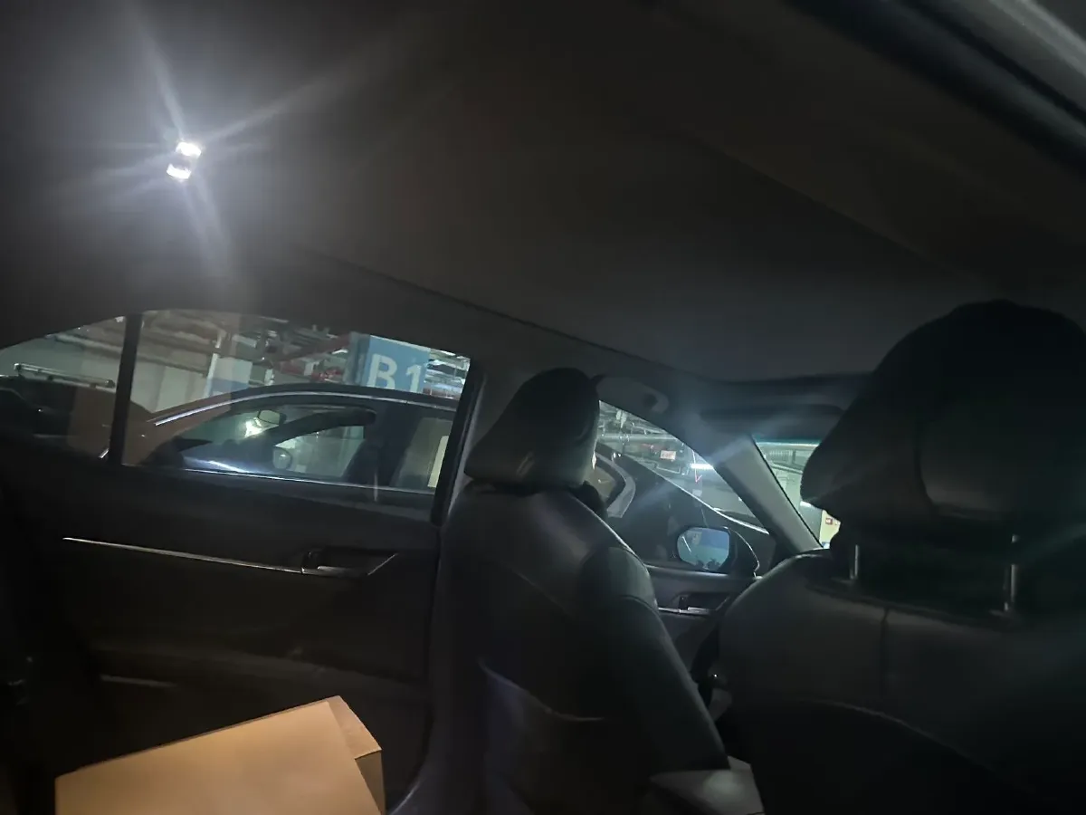 2021 Toyota Camry 2.5L 209HP L4 8AT,autocango,china used car exporter,china ev exporter,chinese used car exporter,chinese used ev exporter