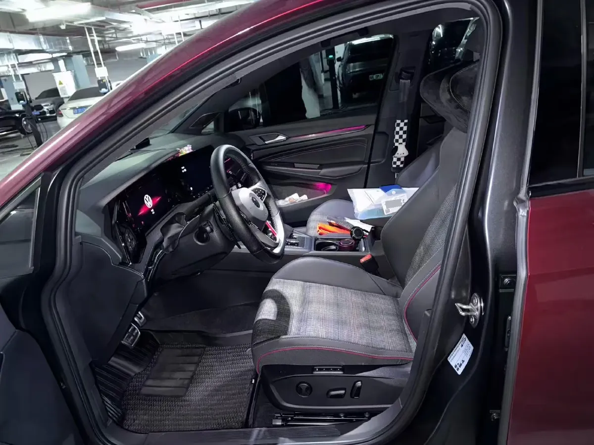 2023 Volkswagen GolfGTI 2.0T 220HP L4 7DCT,autocango,china used car exporter,china ev exporter,chinese used car exporter,chinese used ev exporter