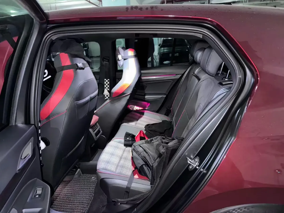 2023 Volkswagen GolfGTI 2.0T 220HP L4 7DCT,autocango,china used car exporter,china ev exporter,chinese used car exporter,chinese used ev exporter