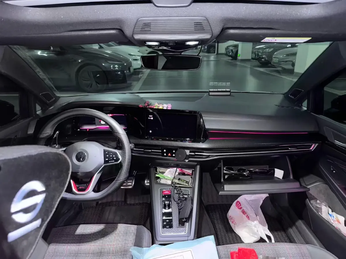 2023 Volkswagen GolfGTI 2.0T 220HP L4 7DCT,autocango,china used car exporter,china ev exporter,chinese used car exporter,chinese used ev exporter