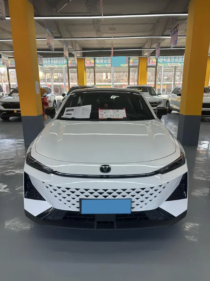 2024 ChangAn UNI-V 1.5T 188HP L4 7DCT,autocango,china used car exporter,china ev exporter,chinese used car exporter,chinese used ev exporter