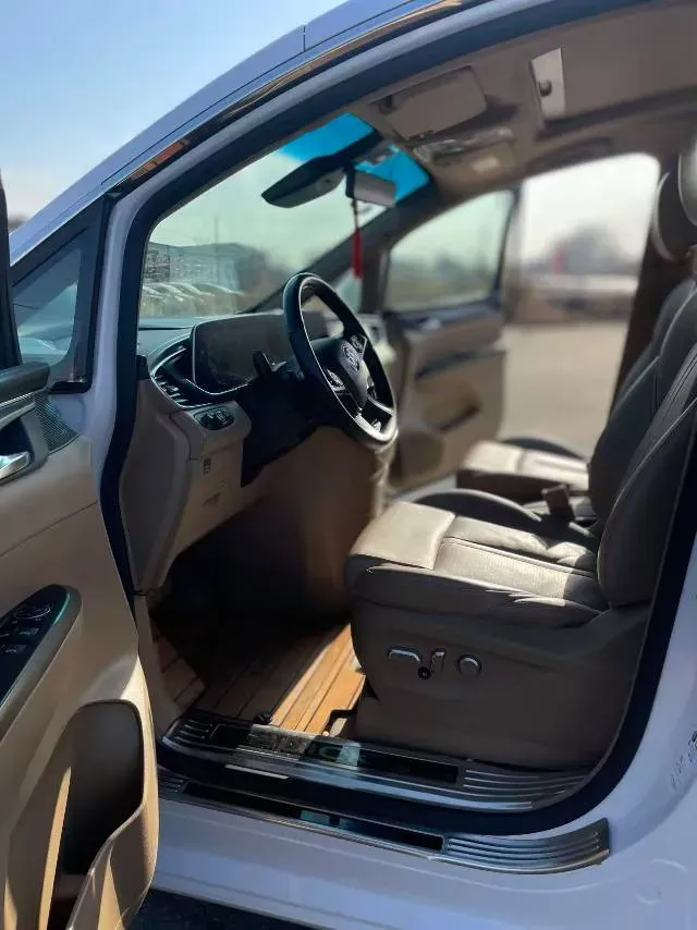 2021 Buick GL8 2.0T 237HP L4 9AT,autocango,china used car exporter,china ev exporter,chinese used car exporter,chinese used ev exporter