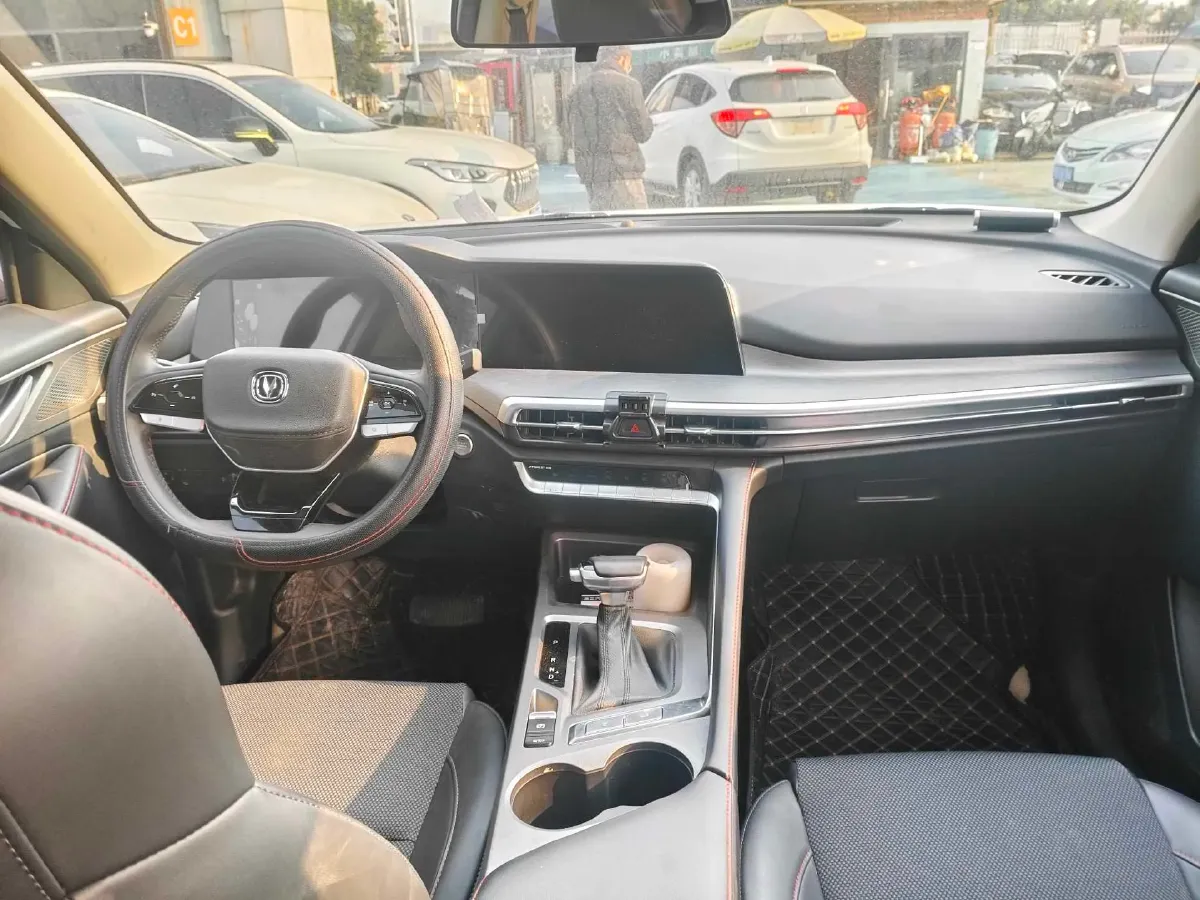 2023 ChangAn CS35 Plus 1.4T 160HP L4 7DCT,autocango,china used car exporter,china ev exporter,chinese used car exporter,chinese used ev exporter