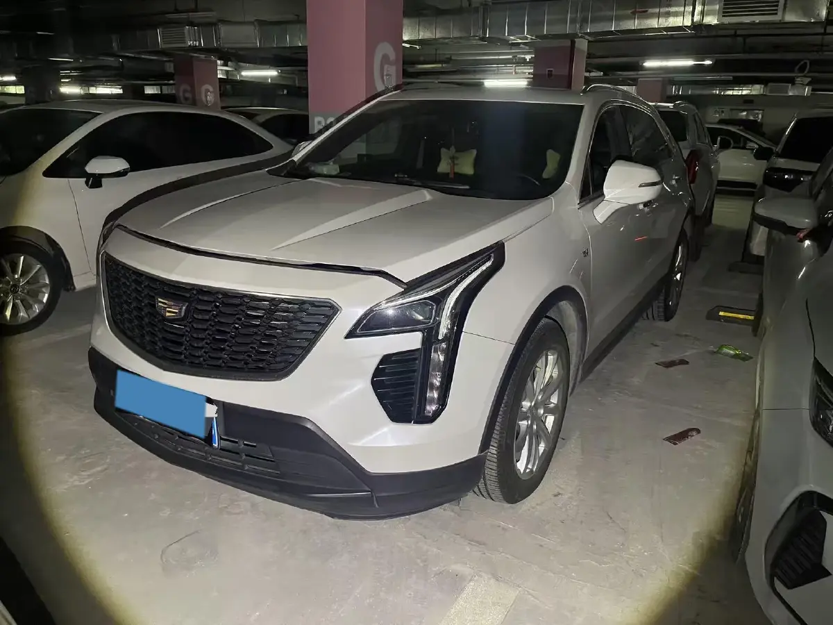 2020 Cadillac XT4 2.0T 241HP L4 9AT
