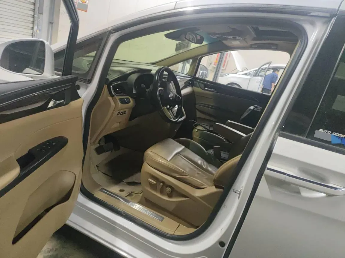 2018 Buick GL8 2.0T 260HP L4 6AT,autocango,china used car exporter,china ev exporter,chinese used car exporter,chinese used ev exporter