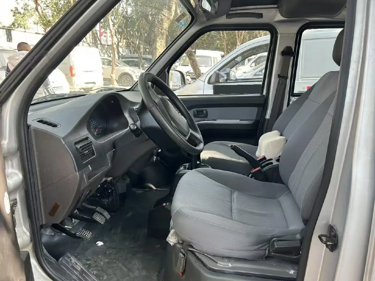 2025 DongFeng Forthing LingZhi 1.6L 116HP L4 5MT,autocango,china used car exporter,china ev exporter,chinese used car exporter,chinese used ev exporter