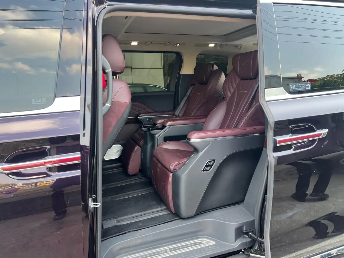 2023 HongQi HQ9 2.0T 252HP L4 8AT