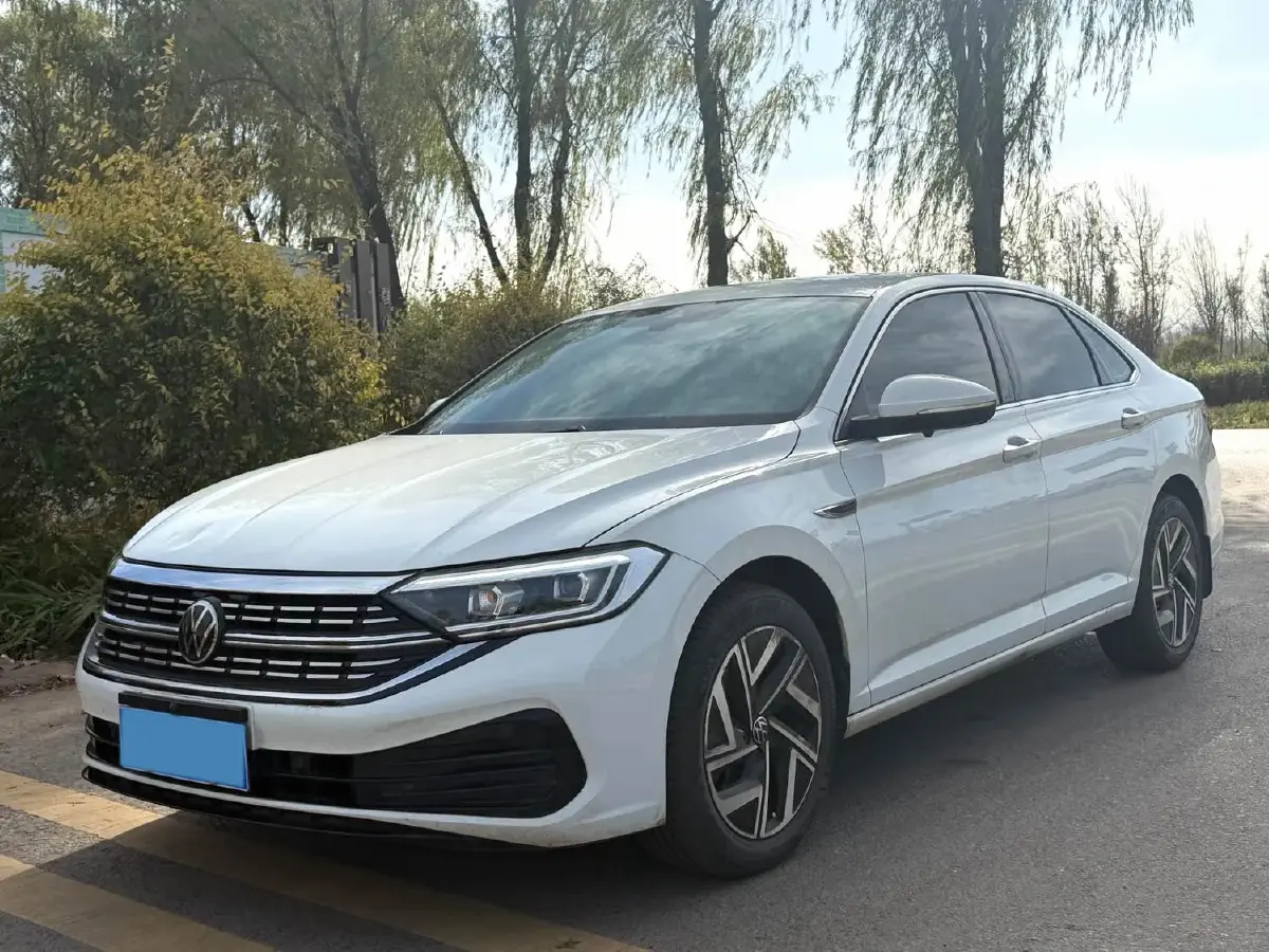 2023 Volkswagen Sagitar 1.5T 160HP L4 7DCT