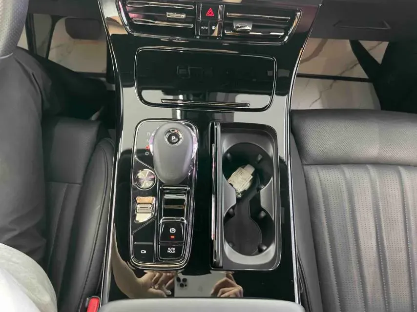 2023 GAC Trumpchi M8 2.0T 252HP L4 8AT,autocango,china used car exporter,china ev exporter,chinese used car exporter,chinese used ev exporter