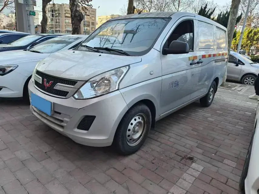 2019 WuLing RongGuang V 1.5L 99HP L4 6MT