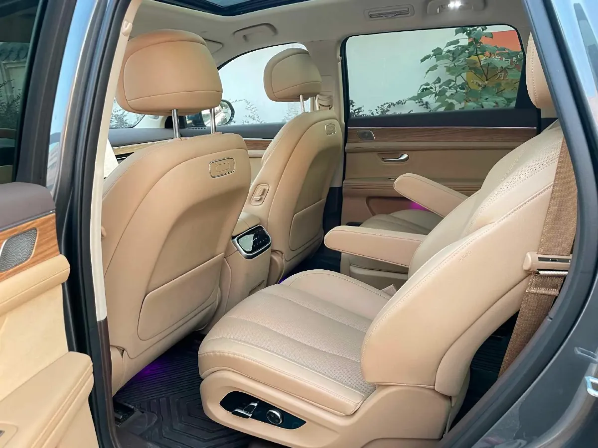 2024 AITO AITO M7 1.5T 152HP L4 REEV 40KWH,autocango,china used car exporter,china ev exporter,chinese used car exporter,chinese used ev exporter