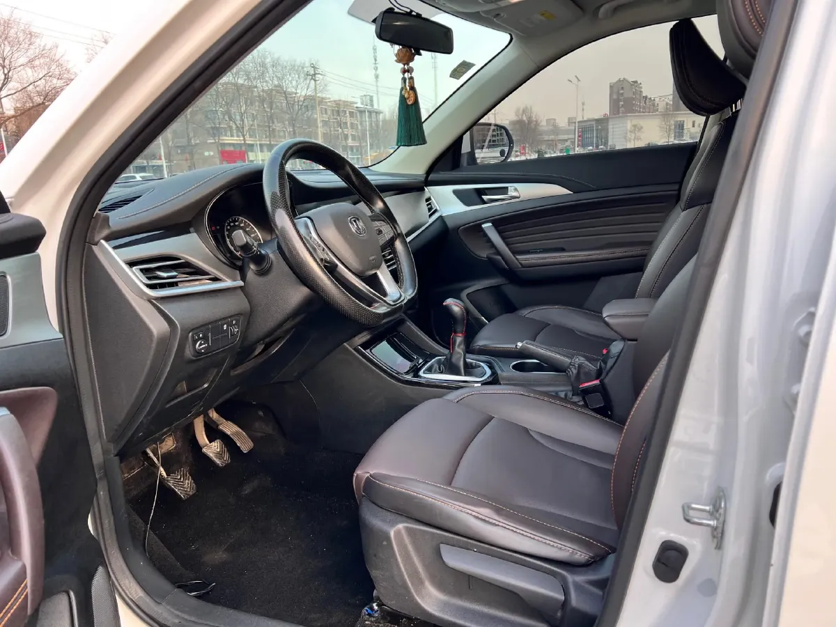2019 ChangAn CS35 Plus 1.6L 128HP L4 5MT,autocango,china used car exporter,china ev exporter,chinese used car exporter,chinese used ev exporter