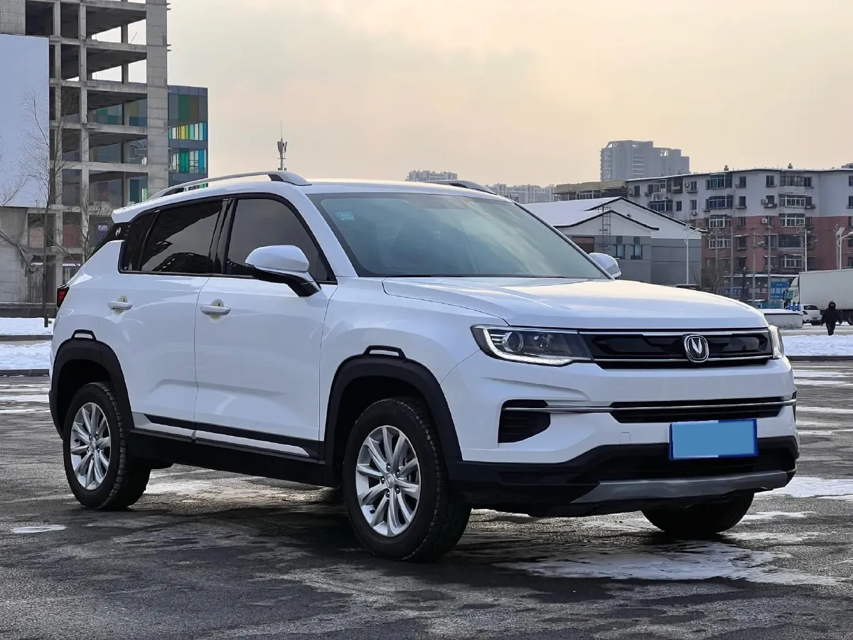 2019 ChangAn CS35 Plus 1.6L 128HP L4 5MT,autocango,china used car exporter,china ev exporter,chinese used car exporter,chinese used ev exporter