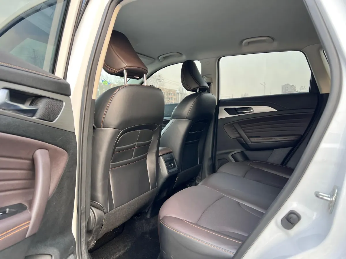 2019 ChangAn CS35 Plus 1.6L 128HP L4 5MT,autocango,china used car exporter,china ev exporter,chinese used car exporter,chinese used ev exporter