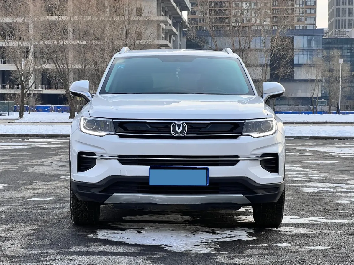 2019 ChangAn CS35 Plus 1.6L 128HP L4 5MT,autocango,china used car exporter,china ev exporter,chinese used car exporter,chinese used ev exporter