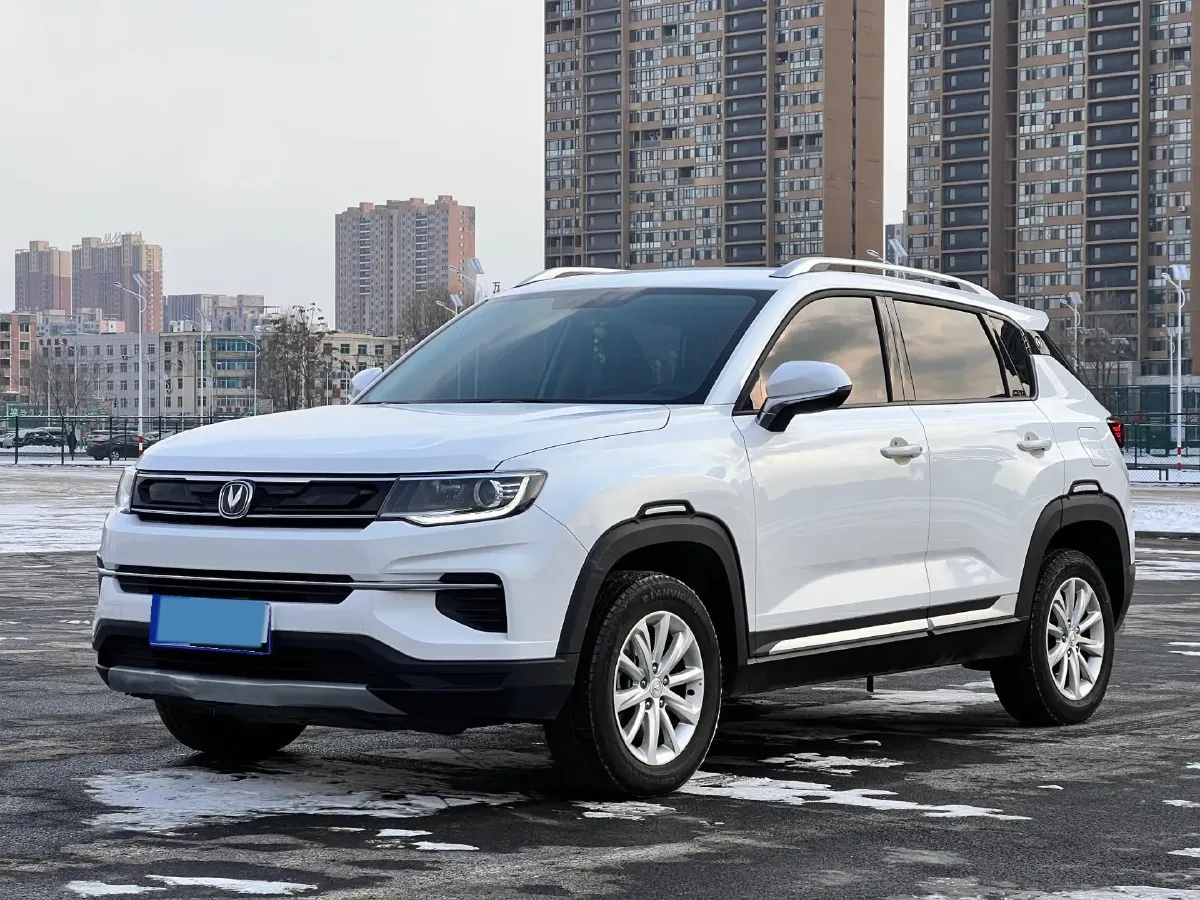 2019 ChangAn CS35 Plus 1.6L 128HP L4 5MT,autocango,china used car exporter,china ev exporter,chinese used car exporter,chinese used ev exporter