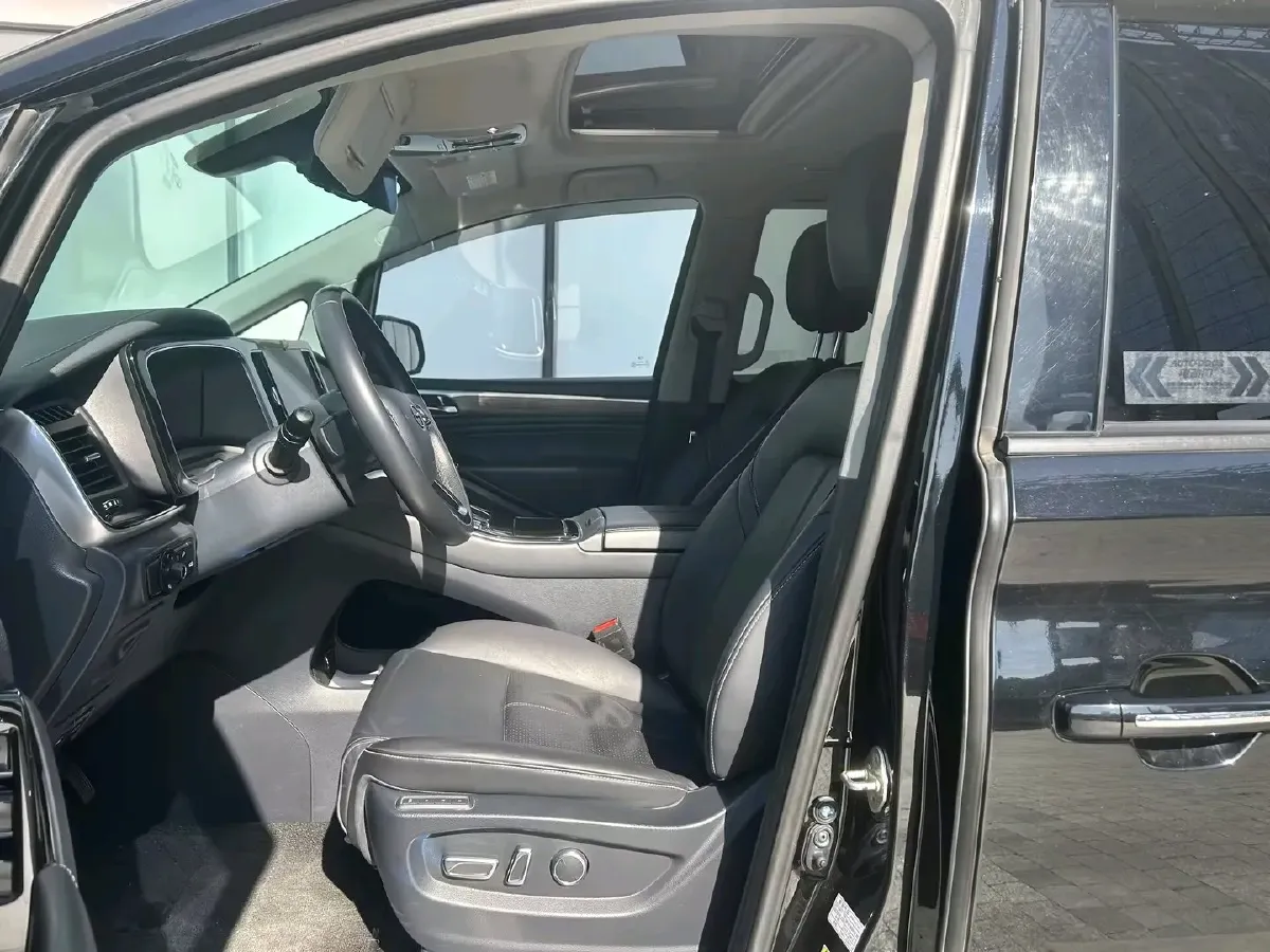 2021 GAC Trumpchi M8 2.0T 252HP L4 8AT,autocango,china used car exporter,china ev exporter,chinese used car exporter,chinese used ev exporter