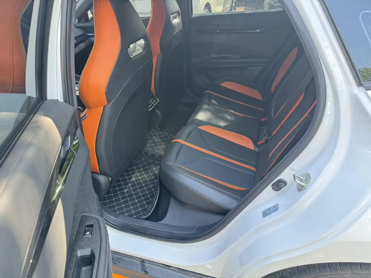 2024 ChangAn UNI-V 1.5T 188HP L4 7DCT,autocango,china used car exporter,china ev exporter,chinese used car exporter,chinese used ev exporter