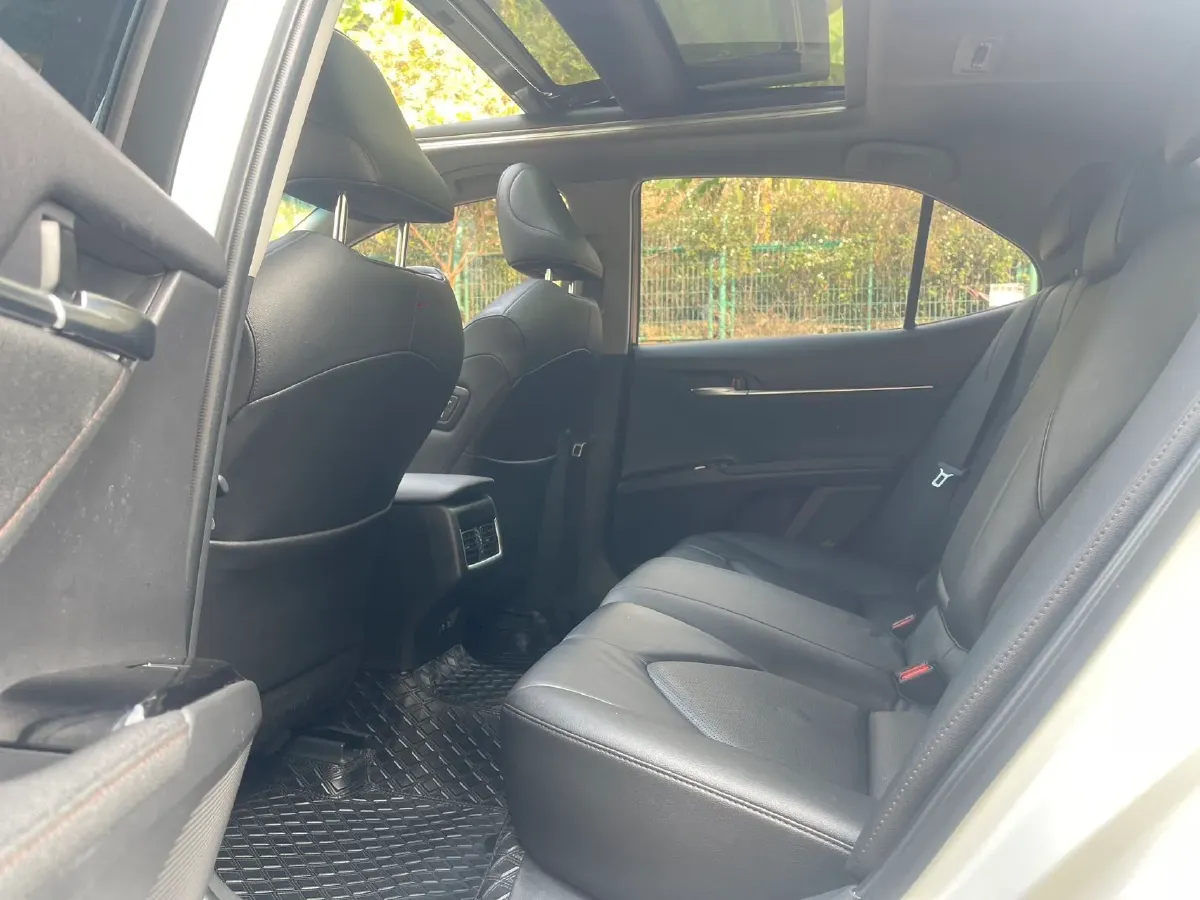 2021 Toyota Camry 2.5L 209HP L4 8AT,autocango,china used car exporter,china ev exporter,chinese used car exporter,chinese used ev exporter