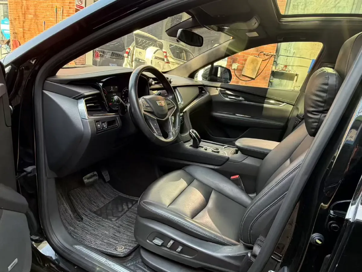 2022 Cadillac XT5 2.0T 237HP L4 9AT,autocango,china used car exporter,china ev exporter,chinese used car exporter,chinese used ev exporter