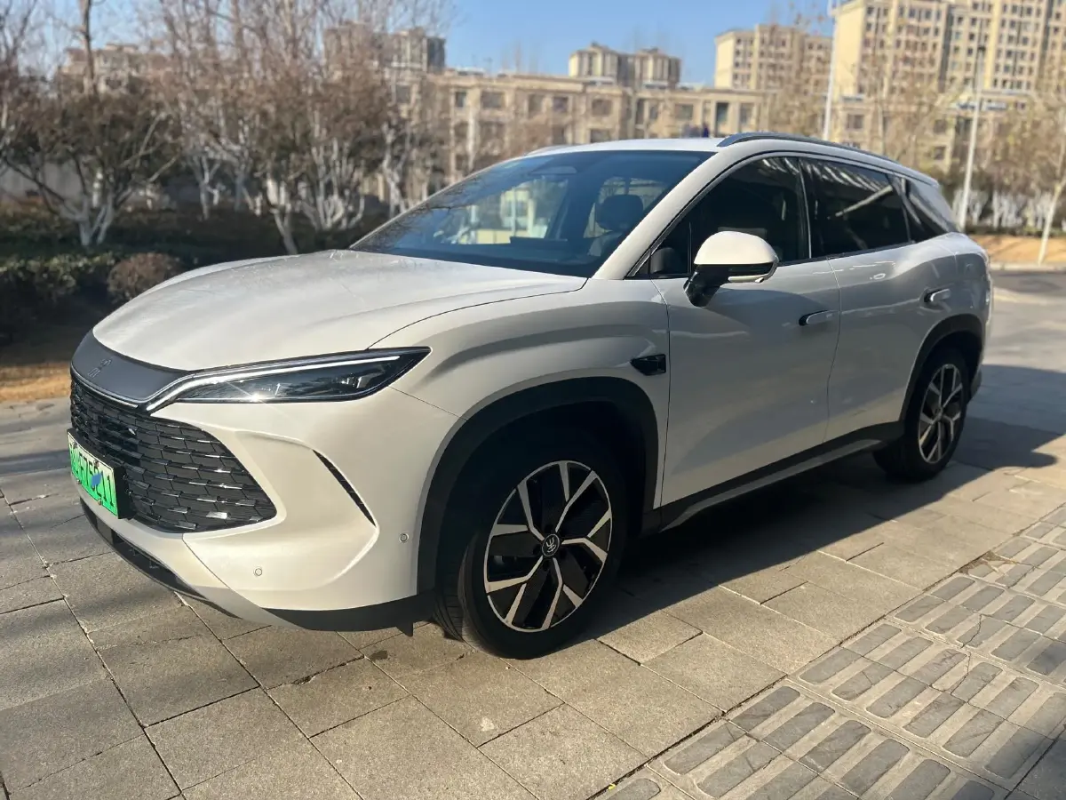 2025 BYD SongL DM-i 1.5L 101HP L4 E-CVT PHEV 26.6KWH