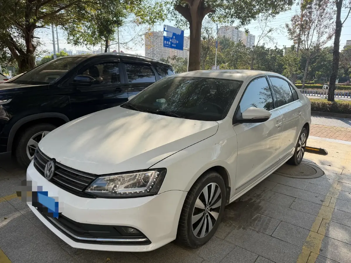 2018 Volkswagen Sagitar 1.2T 110HP L4 7DCT