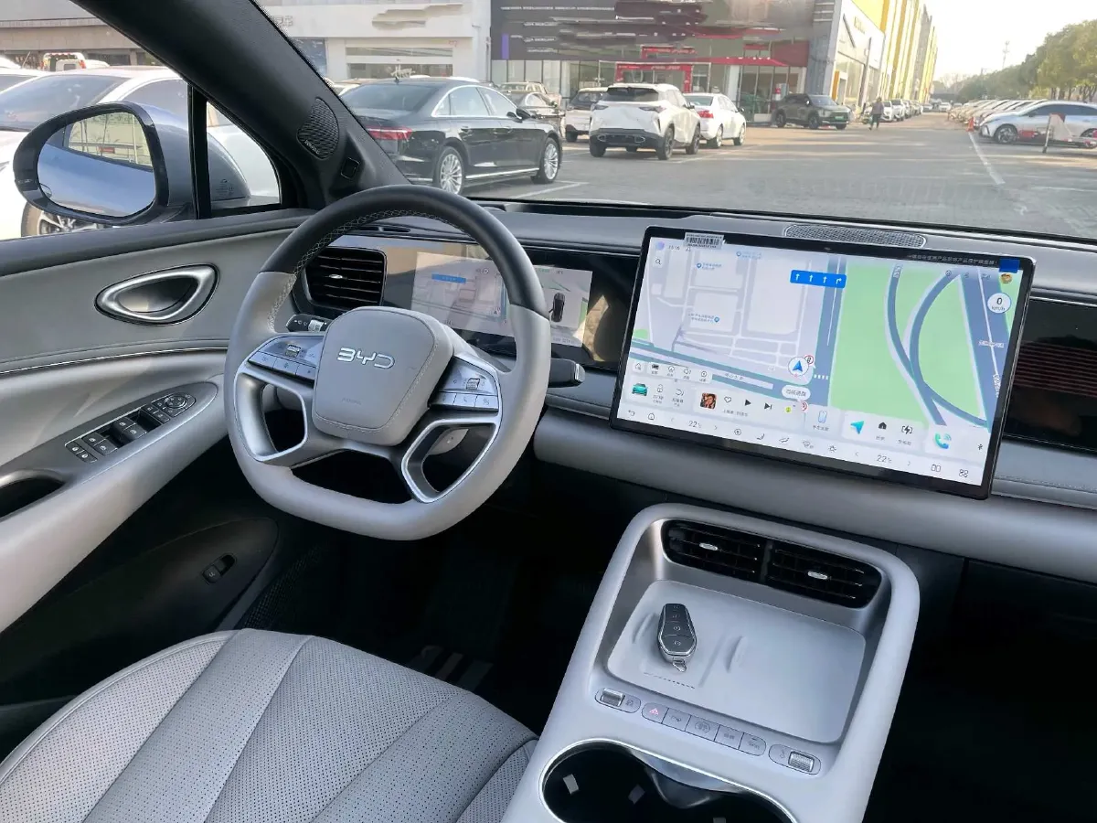 2025 LanDian E5 PLUS 1.5L 95HP L4 E-CVT PHEV,autocango,china used car exporter,china ev exporter,chinese used car exporter,chinese used ev exporter