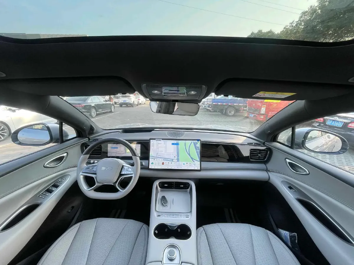 2025 LanDian E5 PLUS 1.5L 95HP L4 E-CVT PHEV,autocango,china used car exporter,china ev exporter,chinese used car exporter,chinese used ev exporter