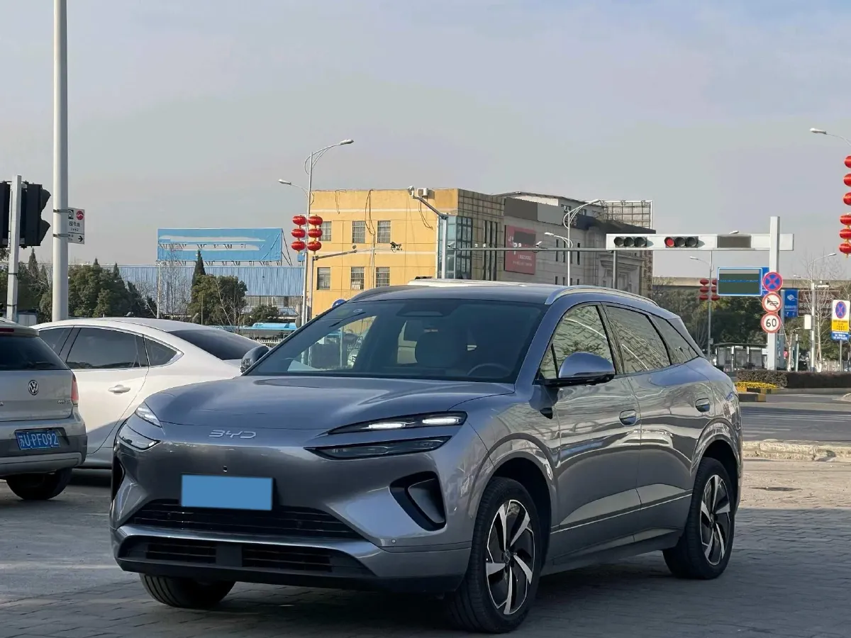 2025 LanDian E5 PLUS 1.5L 95HP L4 E-CVT PHEV,autocango,china used car exporter,china ev exporter,chinese used car exporter,chinese used ev exporter