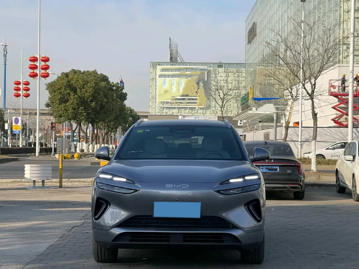 2025 LanDian E5 PLUS 1.5L 95HP L4 E-CVT PHEV,autocango,china used car exporter,china ev exporter,chinese used car exporter,chinese used ev exporter