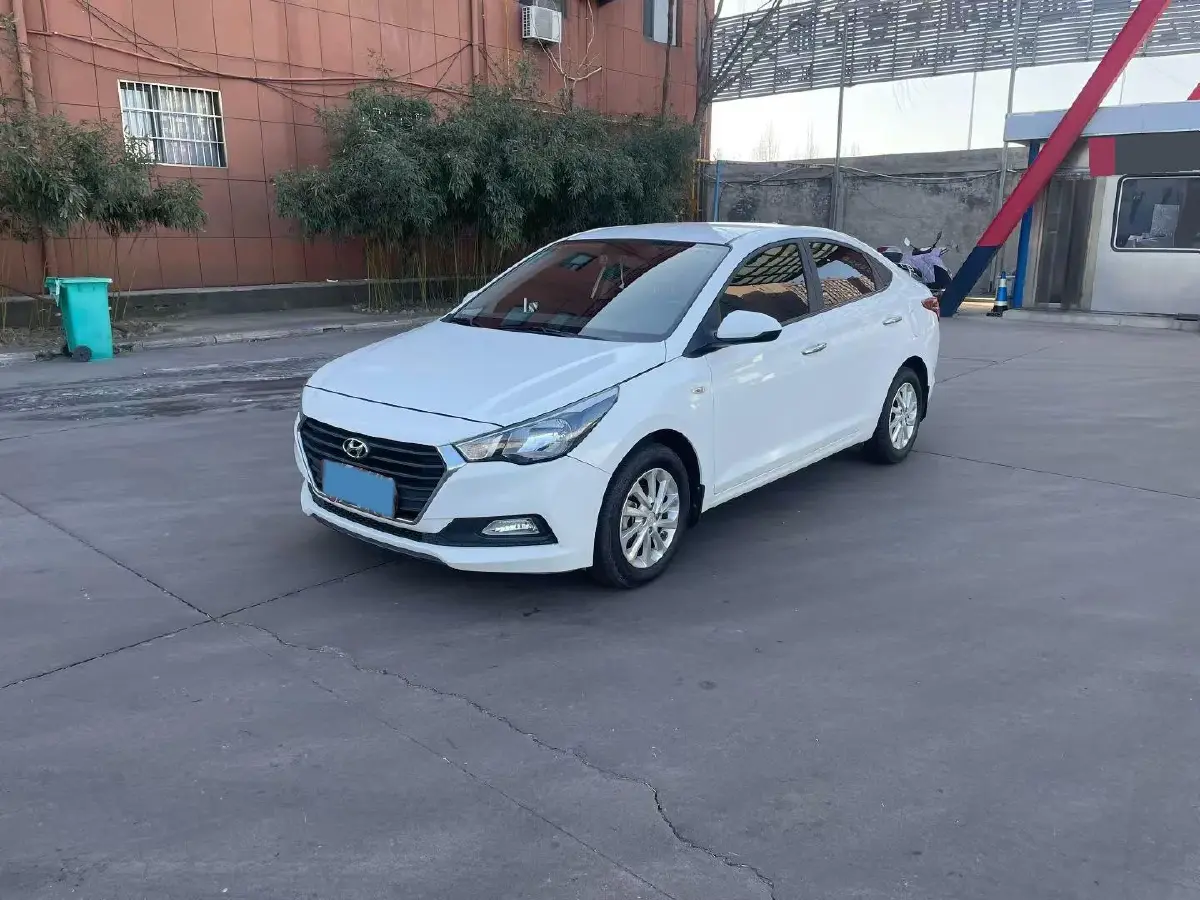 2016 Hyundai Verna 1.4L 100HP L4 6MT