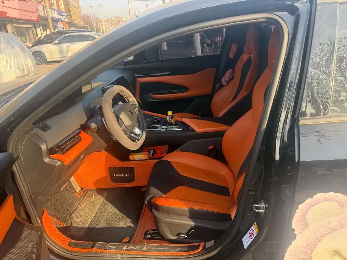 2023 ChangAn UNI-V 1.5T 188HP L4 7DCT,autocango,china used car exporter,china ev exporter,chinese used car exporter,chinese used ev exporter