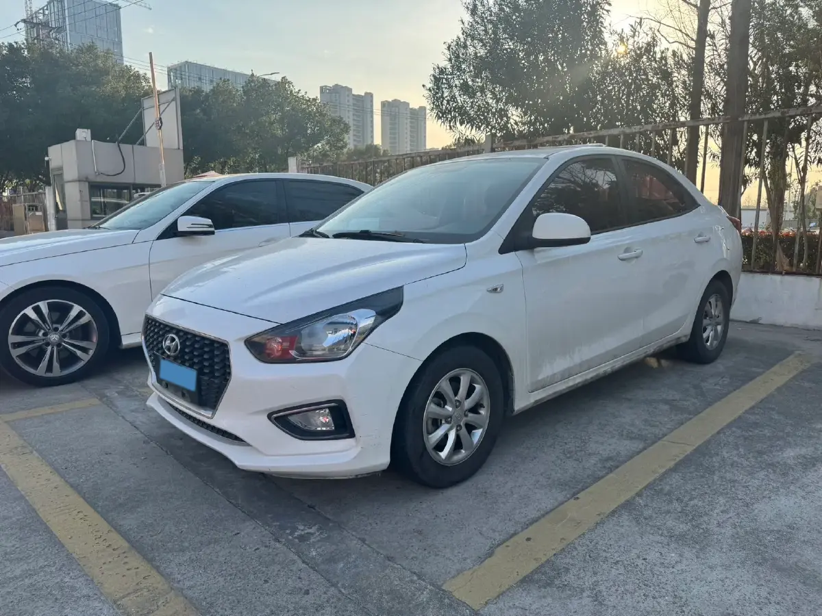 2017 Hyundai Reina 1.4L 95HP L4 4AT