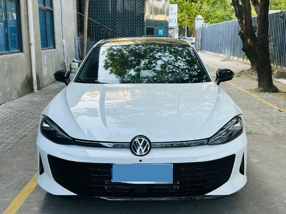 2026 Volkswagen Lamando 2.0T 220HP L4 7DCT,autocango,china used car exporter,china ev exporter,chinese used car exporter,chinese used ev exporter