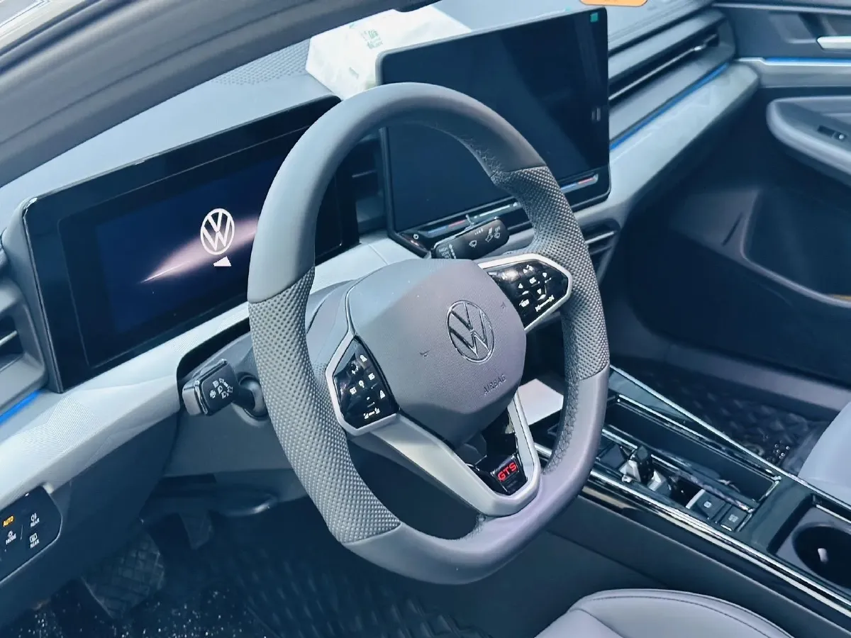 2026 Volkswagen Lamando 2.0T 220HP L4 7DCT,autocango,china used car exporter,china ev exporter,chinese used car exporter,chinese used ev exporter