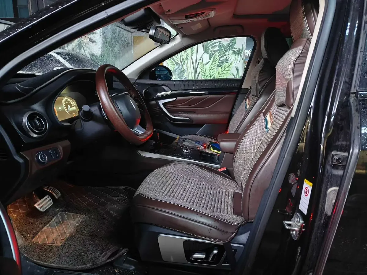 2017 WEY VV7 2.0T 234HP L4 7DCT,autocango,china used car exporter,china ev exporter,chinese used car exporter,chinese used ev exporter