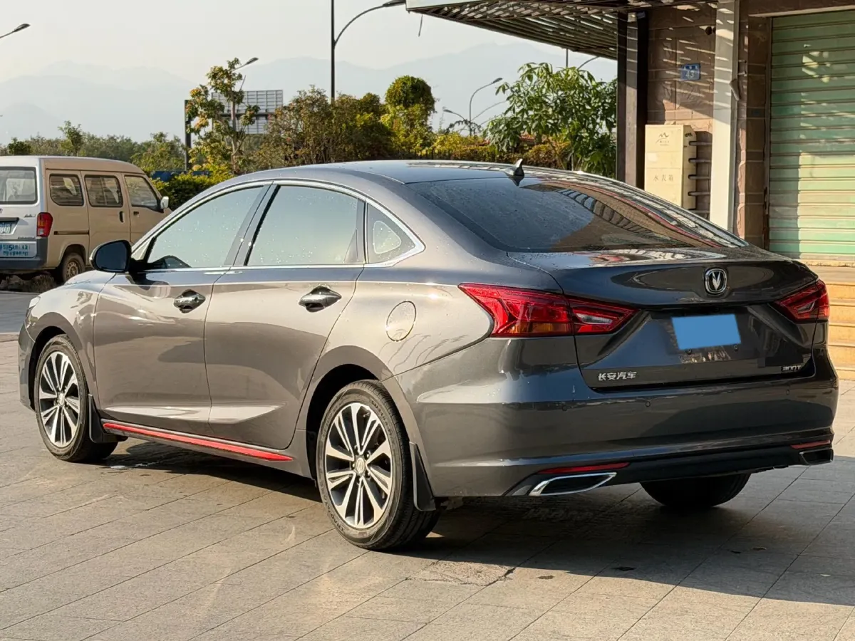 2021 ChangAn Raeton CC 1.5T 180HP L4 7DCT,autocango,china used car exporter,china ev exporter,chinese used car exporter,chinese used ev exporter