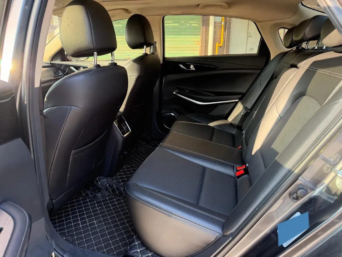 2021 ChangAn Raeton CC 1.5T 180HP L4 7DCT,autocango,china used car exporter,china ev exporter,chinese used car exporter,chinese used ev exporter