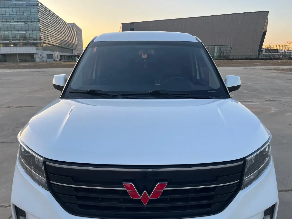 2021 WuLing ZhengChen 1.5T 147HP L4 6MT,autocango,china used car exporter,china ev exporter,chinese used car exporter,chinese used ev exporter