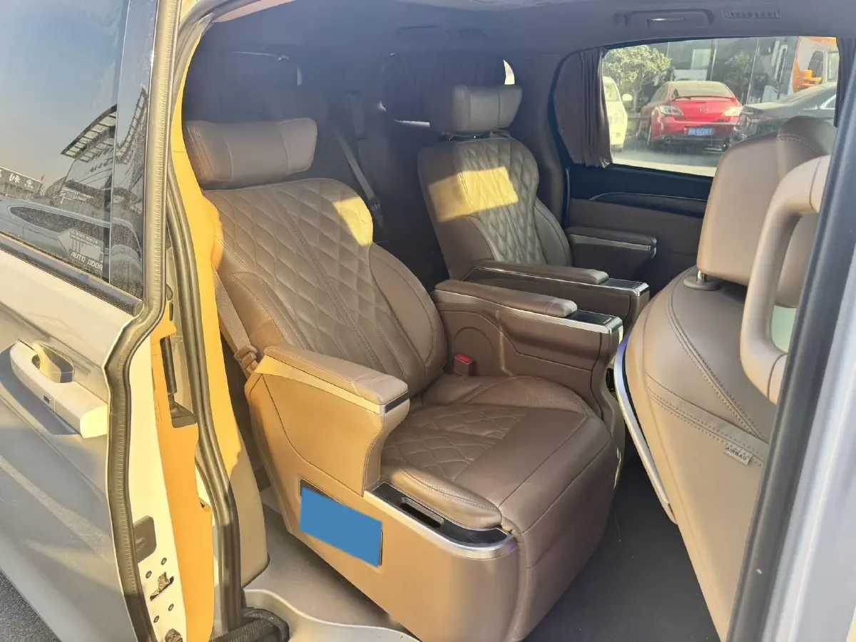 2021 Buick GL8 2.0T 237HP L4 9AT,autocango,china used car exporter,china ev exporter,chinese used car exporter,chinese used ev exporter