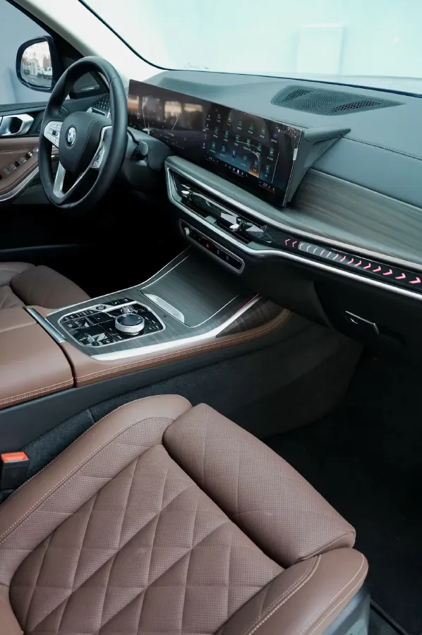 2024 BMW X7 3.0T 381HP L6 8AT,autocango,china used car exporter,china ev exporter,chinese used car exporter,chinese used ev exporter